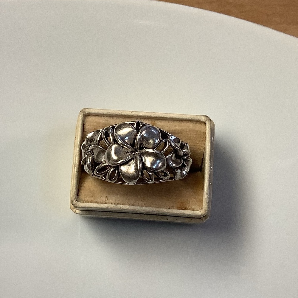 Solid .925 Sterling Silver Floral Dome Ring